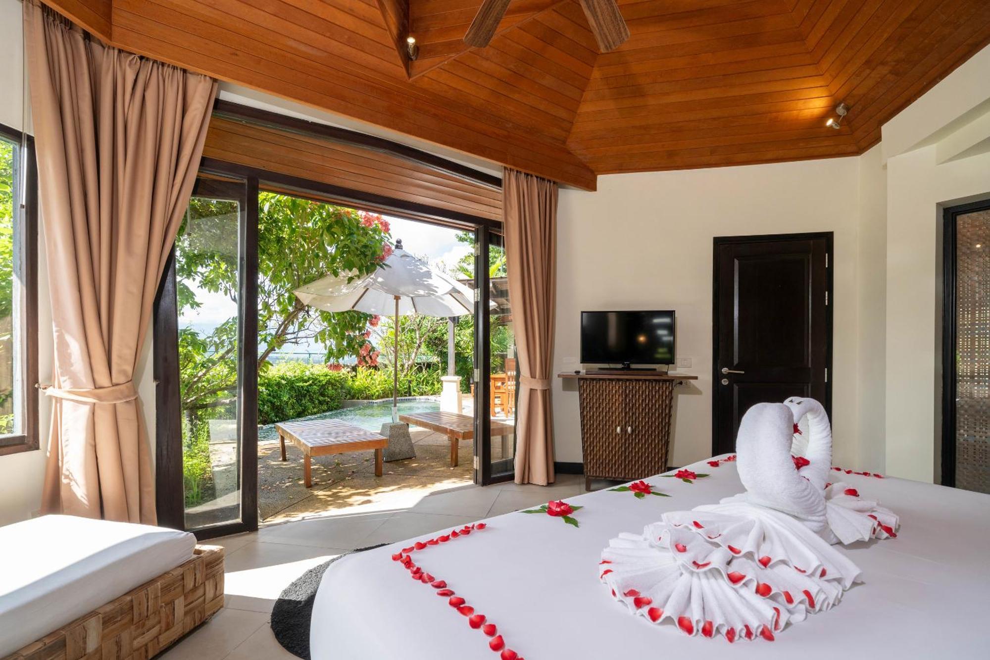 Indochine Resort And Villas - Sha Extra Plus Patong Extérieur photo A bedroom at the resort